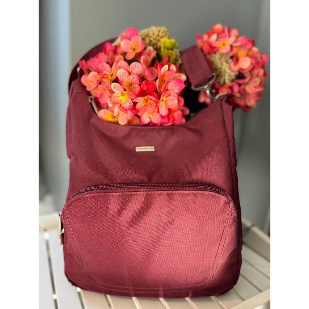 Travelon RFID Anti-Theft Essential Messenger Bag - Maroon EUC
